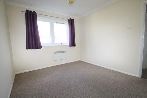 2 bedroom ground floor flat to rent, Eaton Avenue, High Wycombe HP12