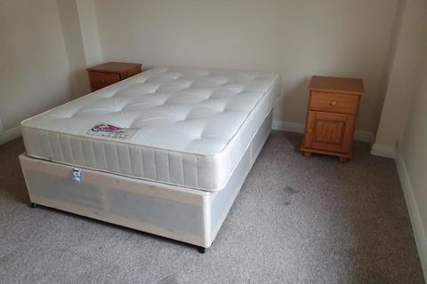 2 bedroom flat to rent, Buckingham Mansions, Bath Road, Bournemouth