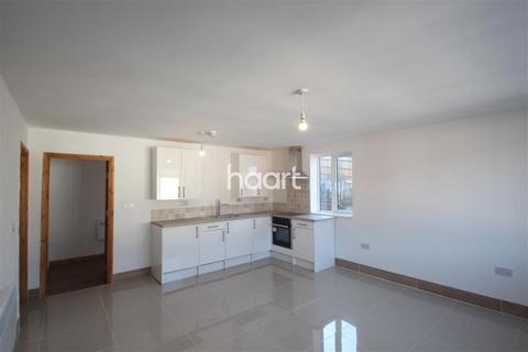 3 bedroom flat to rent, Warner Street, DE22