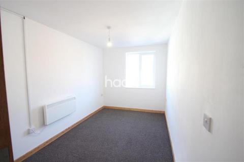 3 bedroom flat to rent, Warner Street, DE22