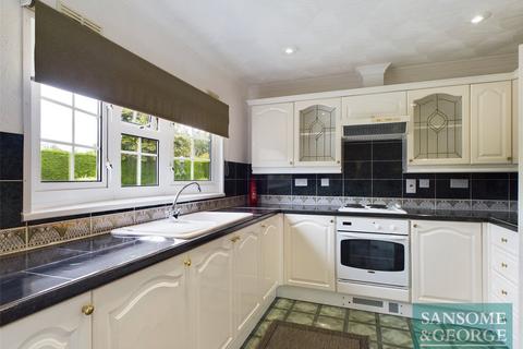 2 bedroom detached house to rent, Bath Road, Woolhampton, Reading, Berkshire, RG7