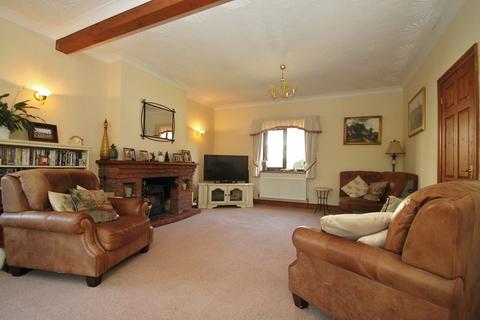 4 bedroom detached house to rent, Newgrounds, Fordingbridge, Hampshire, SP6