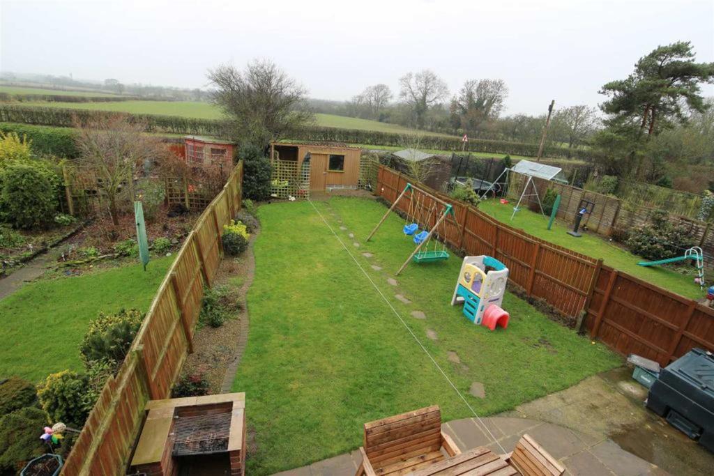 Dalton On Tees, Darlington 3 bed semidetached house £150,000