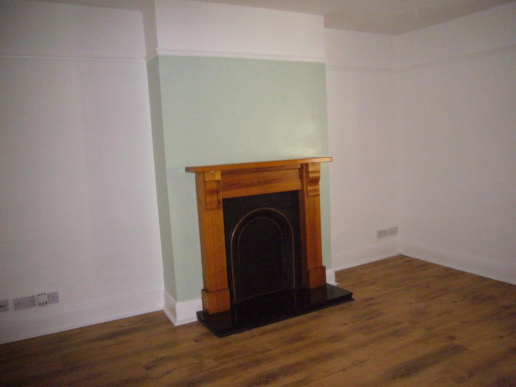Elm Avenue, Goole, DN14 6TF 2 bed semidetached house £595 pcm (£137 pw)