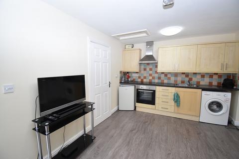 1 bedroom flat to rent, Edmondscote Road, Leamington Spa, CV32