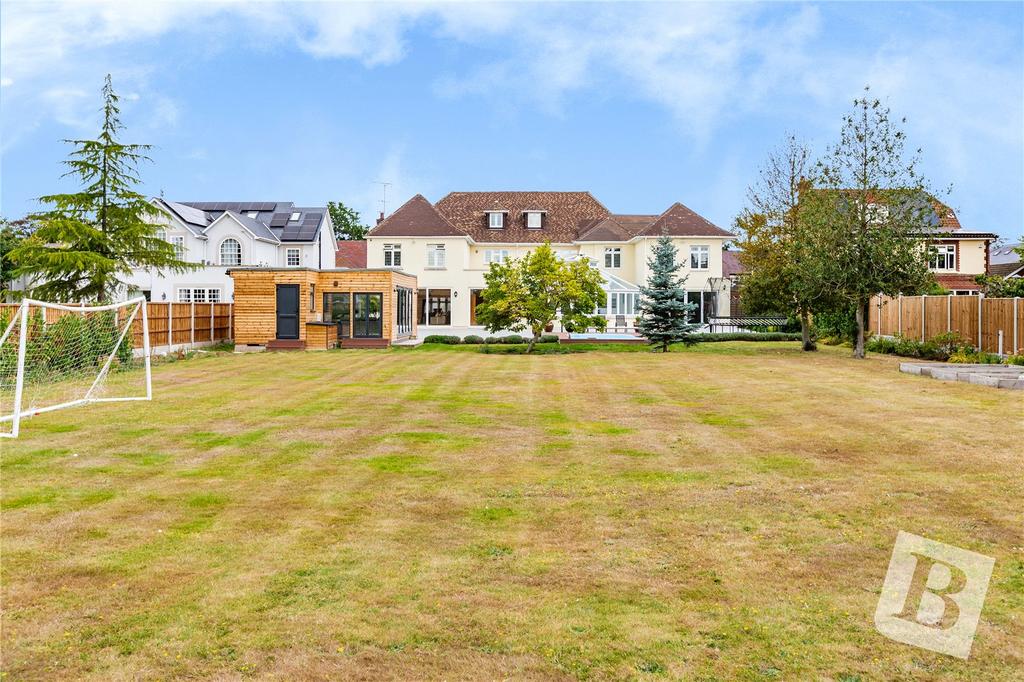 Ernest Road, Emerson Park, RM11 5 bed detached house for sale £2,500,000