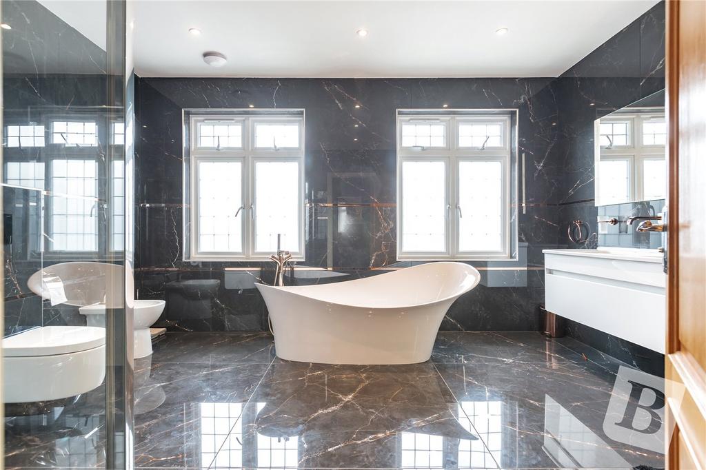 Master En-Suite