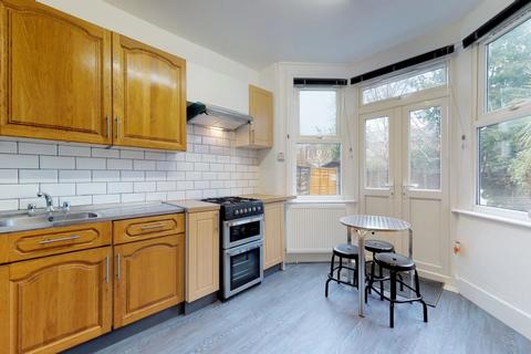 5 bedroom house share to rent, Falkland Road, Harringay