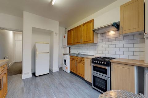5 bedroom house share to rent, Falkland Road, Harringay