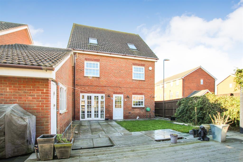 Middleton Way, Leighton Buzzard 6 bed detached house £425,000