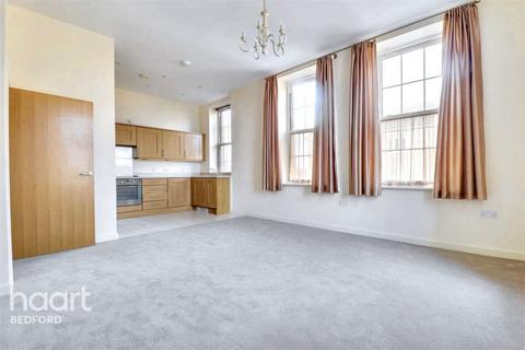 2 bedroom apartment to rent, Beauvais Square, Bedford