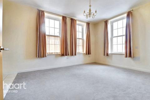 2 bedroom apartment to rent, Beauvais Square, Bedford