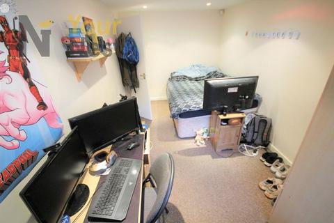 4 bedroom terraced house to rent, Beechwood Mount, Burley, LS4 2NQ