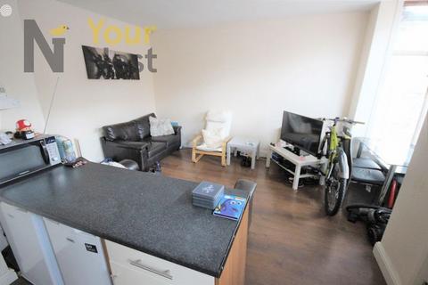 4 bedroom terraced house to rent, Beechwood Mount, Burley, LS4 2NQ