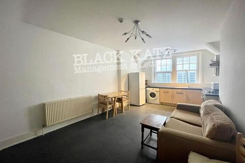 1 bedroom apartment to rent, EC4A