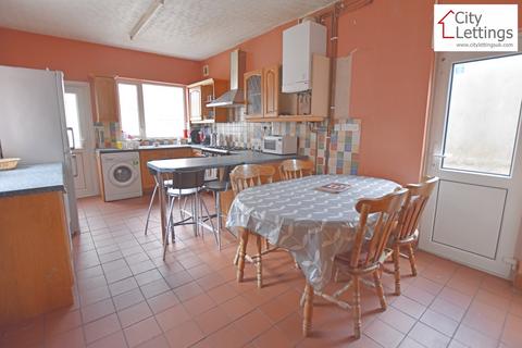 5 bedroom detached house to rent, Park Road, Lenton