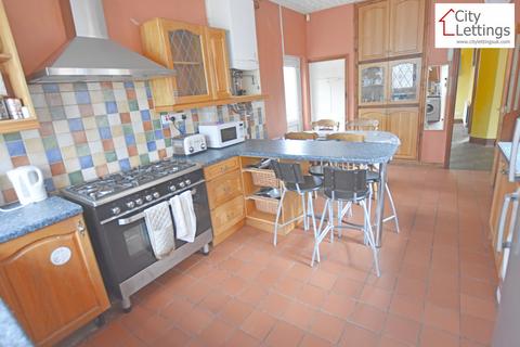 5 bedroom detached house to rent, Park Road, Lenton