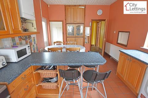 5 bedroom detached house to rent, Park Road, Lenton