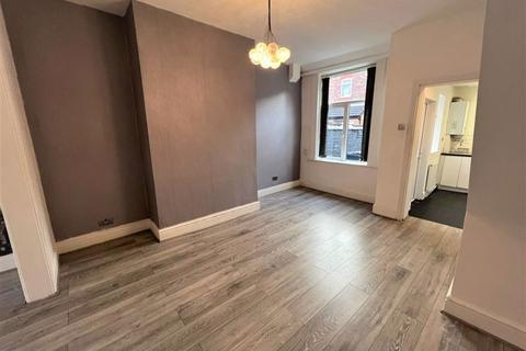 2 bedroom terraced house to rent, Wythburn Street, Salford