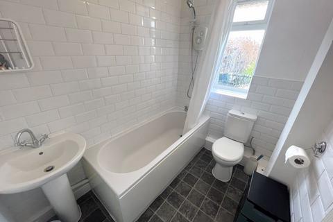 2 bedroom apartment to rent, Kielder Square, Eccles New Road, Salford