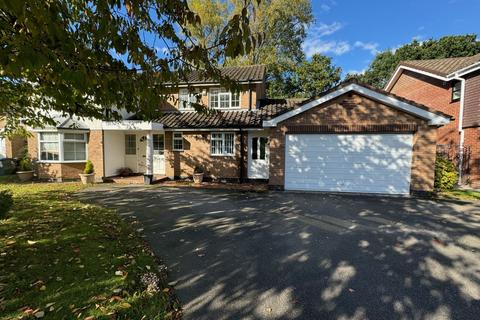 5 bedroom detached house to rent, Welcombe Grove, Solihull, West Midlands, B91