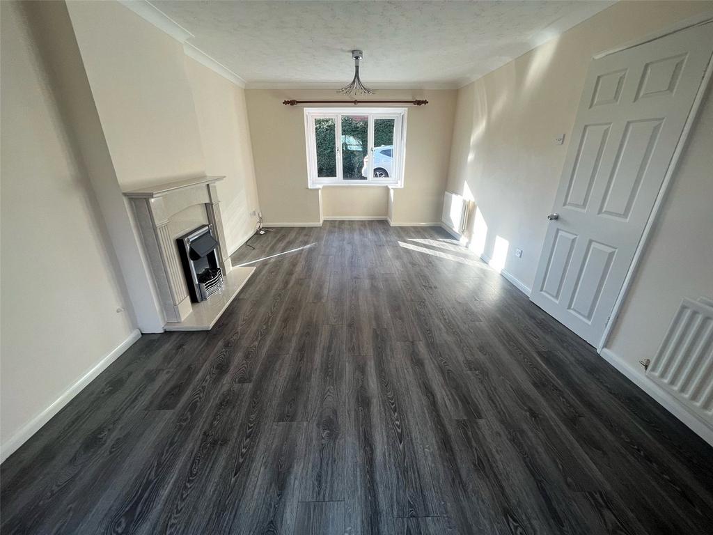 House in West Midlands - View 3