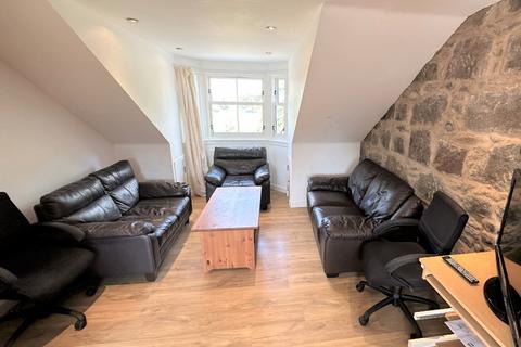 3 bedroom flat to rent, University Road, Old Aberdeen, Aberdeen, AB24