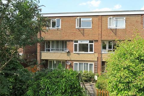 Weydon Lane, Farnham, Surrey, GU9