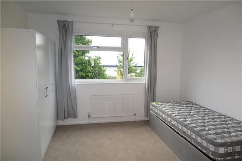 3 bedroom apartment to rent, Weydon Lane, Farnham, Surrey, GU9