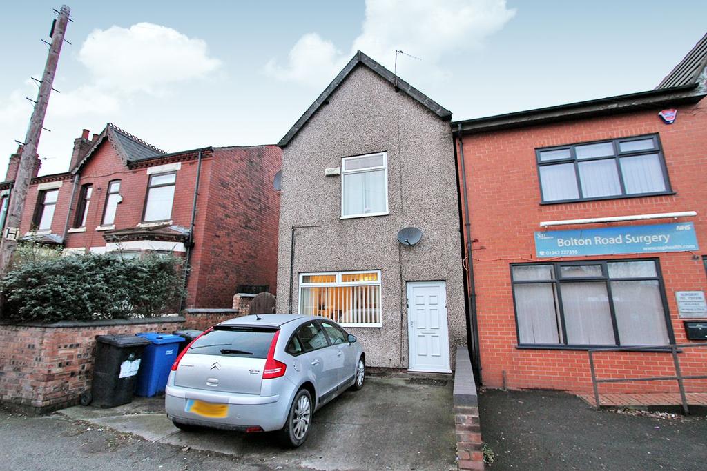 Bolton Road, AshtoninMakerfield, Wigan, WN4 8AD 3 bed detached house