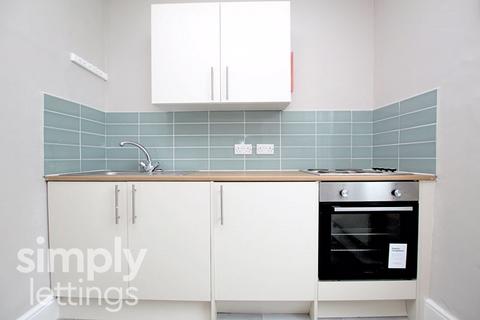 Studio to rent, Chesham Place, Brighton