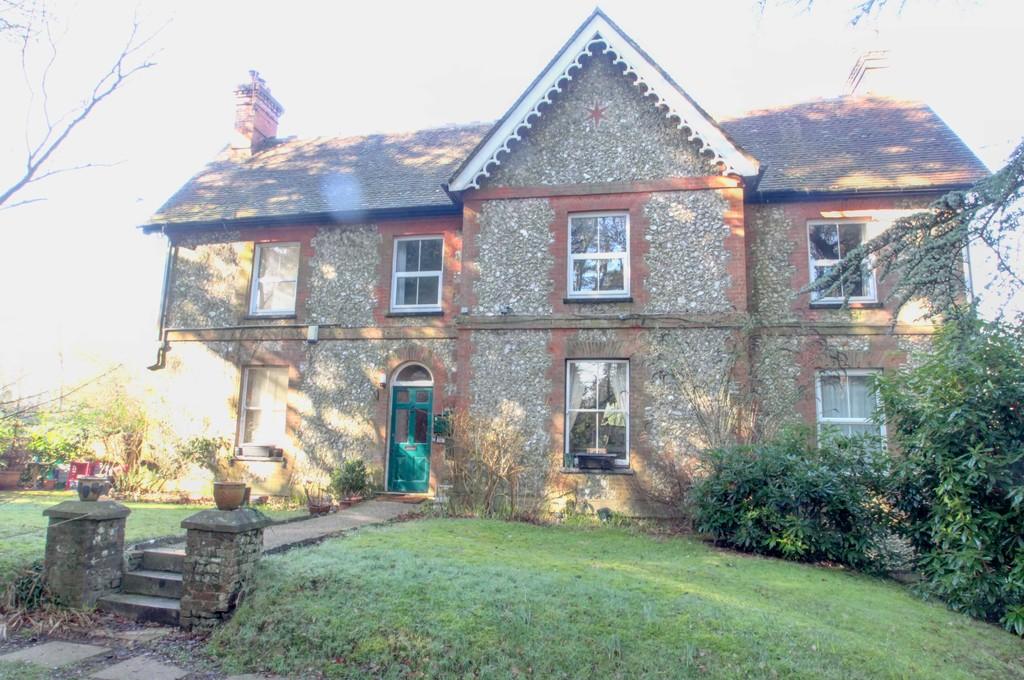London Road, Rake, Liss 1 bed apartment £675 pcm (£156 pw)