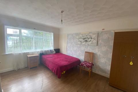 1 bedroom flat to rent, Barnfield Flats
