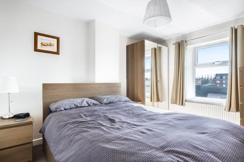 undefined, Newbury,  Berkshire,  RG14