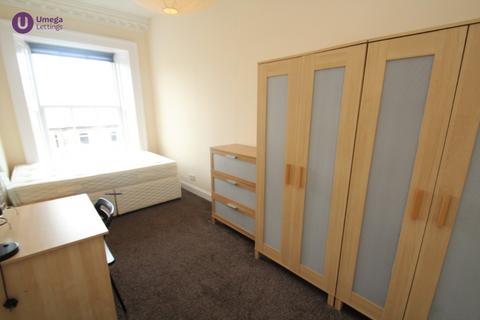 5 bedroom flat to rent, Montgomery Street, Leith, Edinburgh, EH7