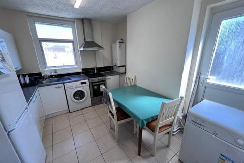 3 bedroom maisonette to rent, Brunswick Court, Swansea.  SA1 4JP