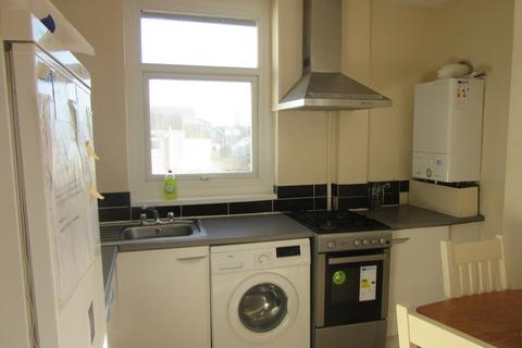 3 bedroom maisonette to rent, Brunswick Court, Swansea.  SA1 4JP