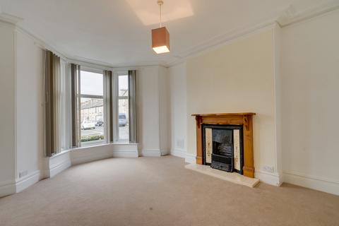 3 bedroom end of terrace house to rent, Castle Street, Kendal, Cumbria, LA9 7AS