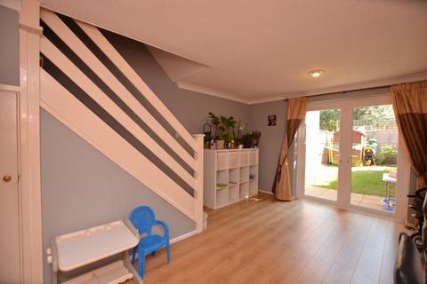2 bedroom terraced house to rent, Braemar Gardens, Slough