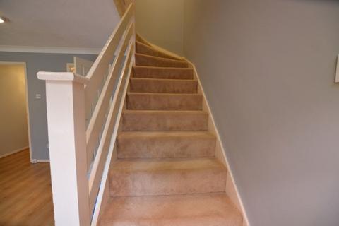 2 bedroom terraced house to rent, Braemar Gardens, Slough