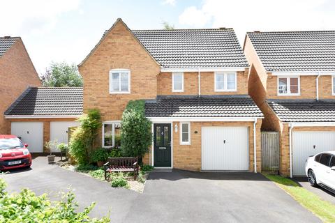 4 bedroom detached house for sale, Dartmoor Road, Westbury