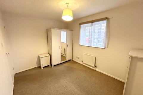 2 bedroom terraced house to rent, Angora Drive, Salford