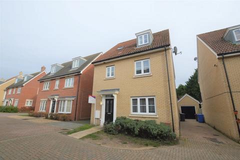 4 bedroom townhouse to rent, Bridge Farm Close, Mildenhall, Bury St. Edmunds