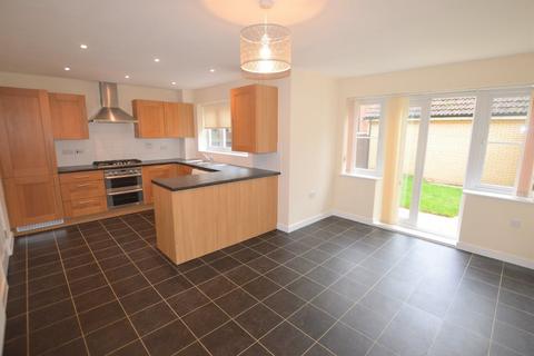 4 bedroom townhouse to rent, Bridge Farm Close, Mildenhall, Bury St. Edmunds