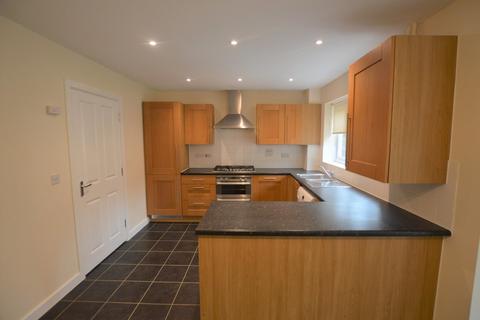 4 bedroom townhouse to rent, Bridge Farm Close, Mildenhall, Bury St. Edmunds