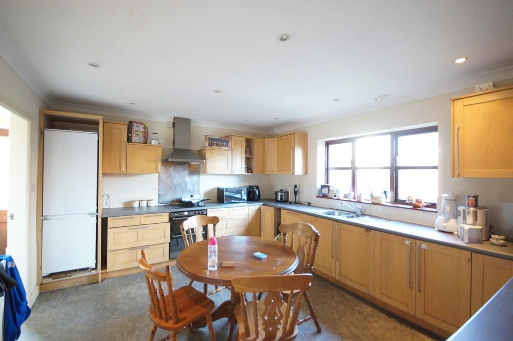 Greetwell Road, Lincoln 4 bed detached house £300,000