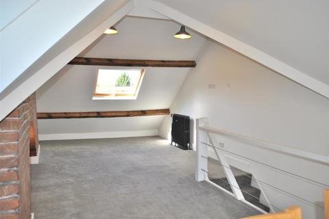 2 bedroom apartment to rent, The Cross, Lymm