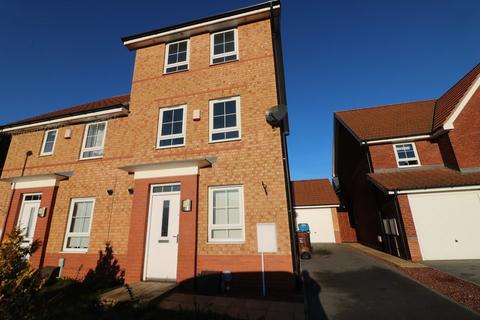 3 bedroom end of terrace house to rent, Brompton Park, Kingswood