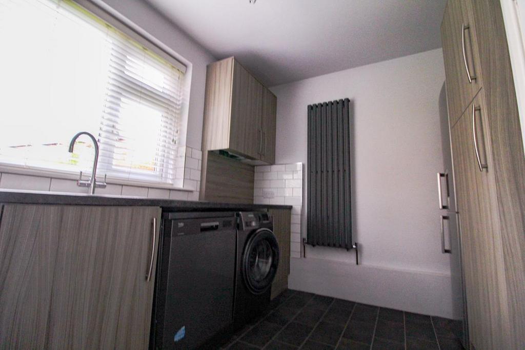 Kitchen (2)