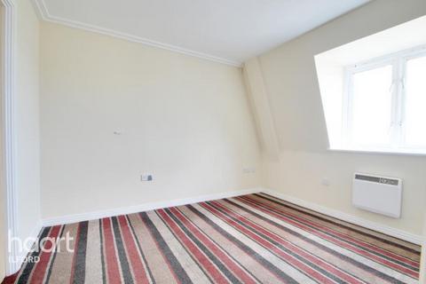 2 bedroom flat to rent, Abbey Road, Barking